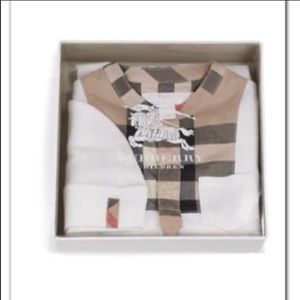 NWT Burberry footie and hat set. 6m. Authentic.